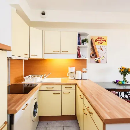 Apartman De 2 Chambres Avec Terrasse Amenagee Et Wifi A A 1 Km De La Plage *