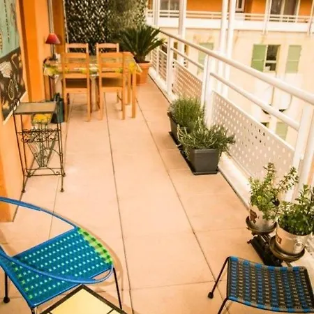 De 2 Chambres Avec Terrasse Amenagee Et Wifi A A 1 Km De La Plage Nizza